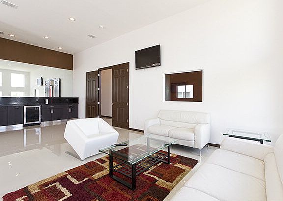 5th image of 4217 Colbath Ave #440-A