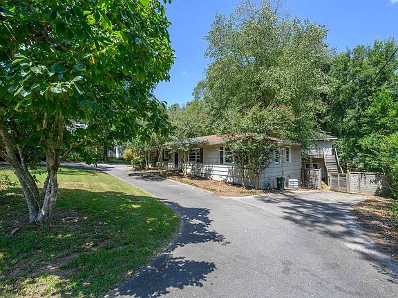 3rd image of 3016 La Haven Cir