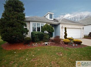 14 Wakefield Ct, Monroe Township, NJ 08831