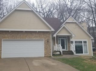 8221 NW Forest Dr, Weatherby Lake, MO 64152
