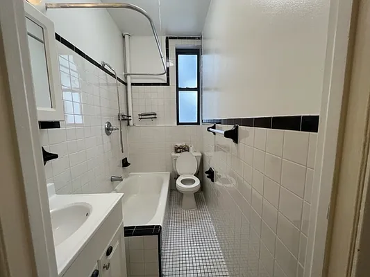 Rented by Contact Realty II Corp | media 15