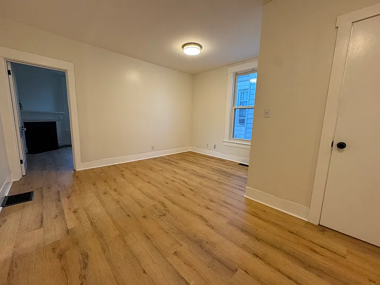 1828 Ekin Ave #2 — Photo 8