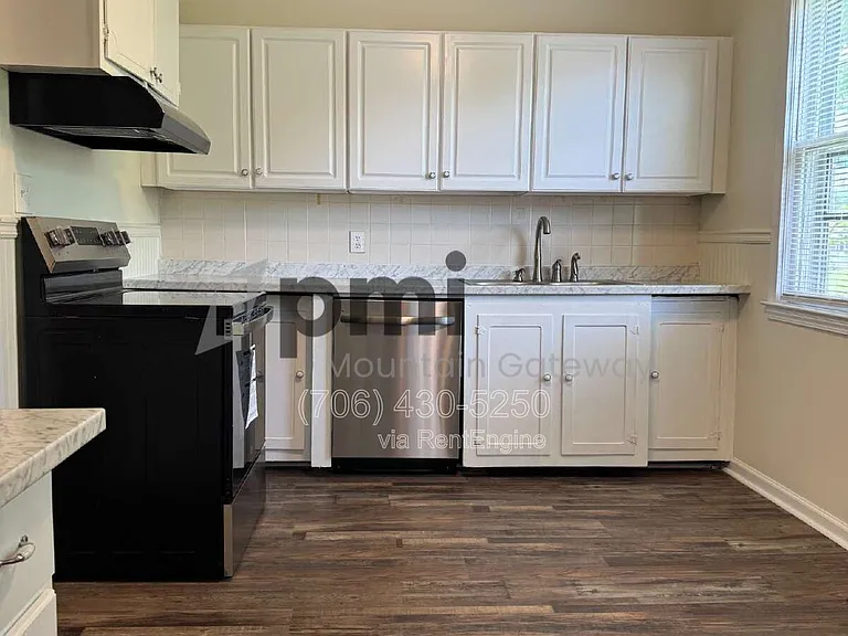 319 Oak Ave #B — Photo 14