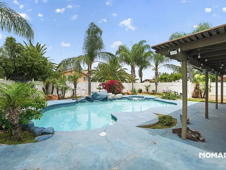 13699 Daimler St — Photo 16