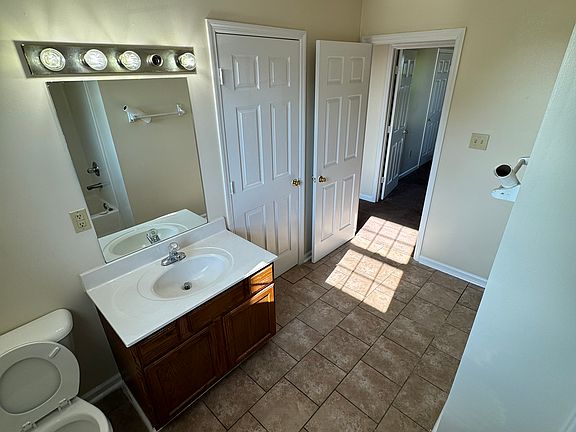 3rd image of 201 Platt Dr