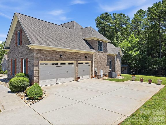 4th image of 146 Orchard Farm Ln