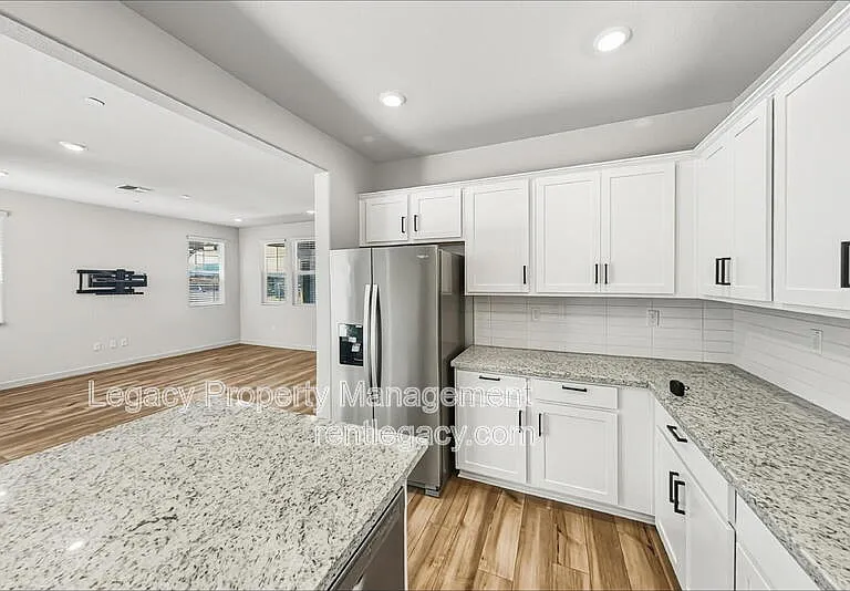 112 Seahorse St — Photo 3