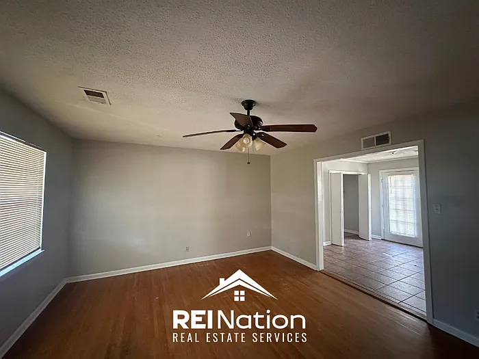 3 bed, 2.0 bath, 1377 sqft, $1,545 — Photo 4