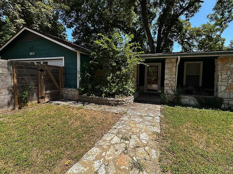8815 Georgian Dr #B — Photo 1