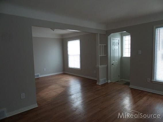 2nd image of 20895 Lennon St