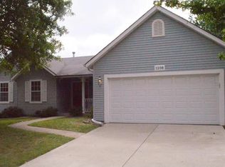 1208 Riverwood Place Dr, Florissant, MO 63031