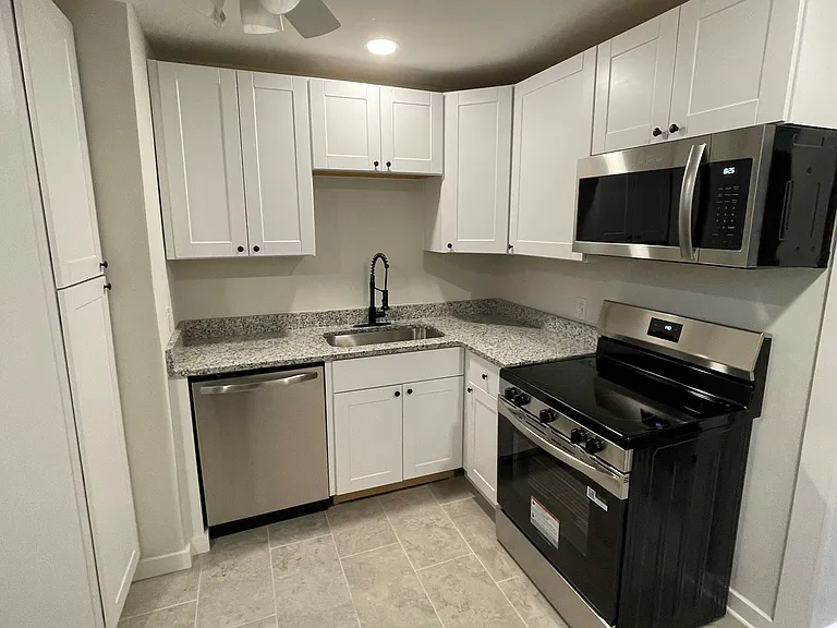 3105 Gay Ave — Photo 2
