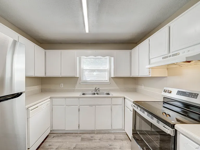 3722 Burnham Way — Photo 4