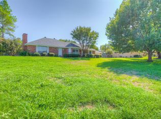 1015 W Westhill Dr, Cleburne, TX 76033