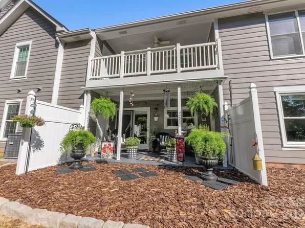 1721 Robinwood Rd, Gastonia, NC 28054