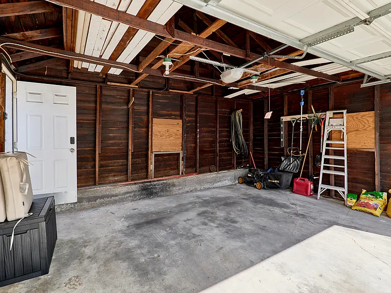 5210 Pernod Ave — Photo 51