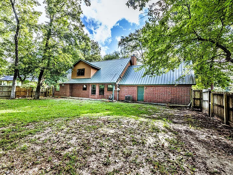 3660 Red Bud Ln — Photo 22
