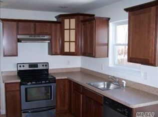 29 Charles Ave, Islip Terrace, NY 11752