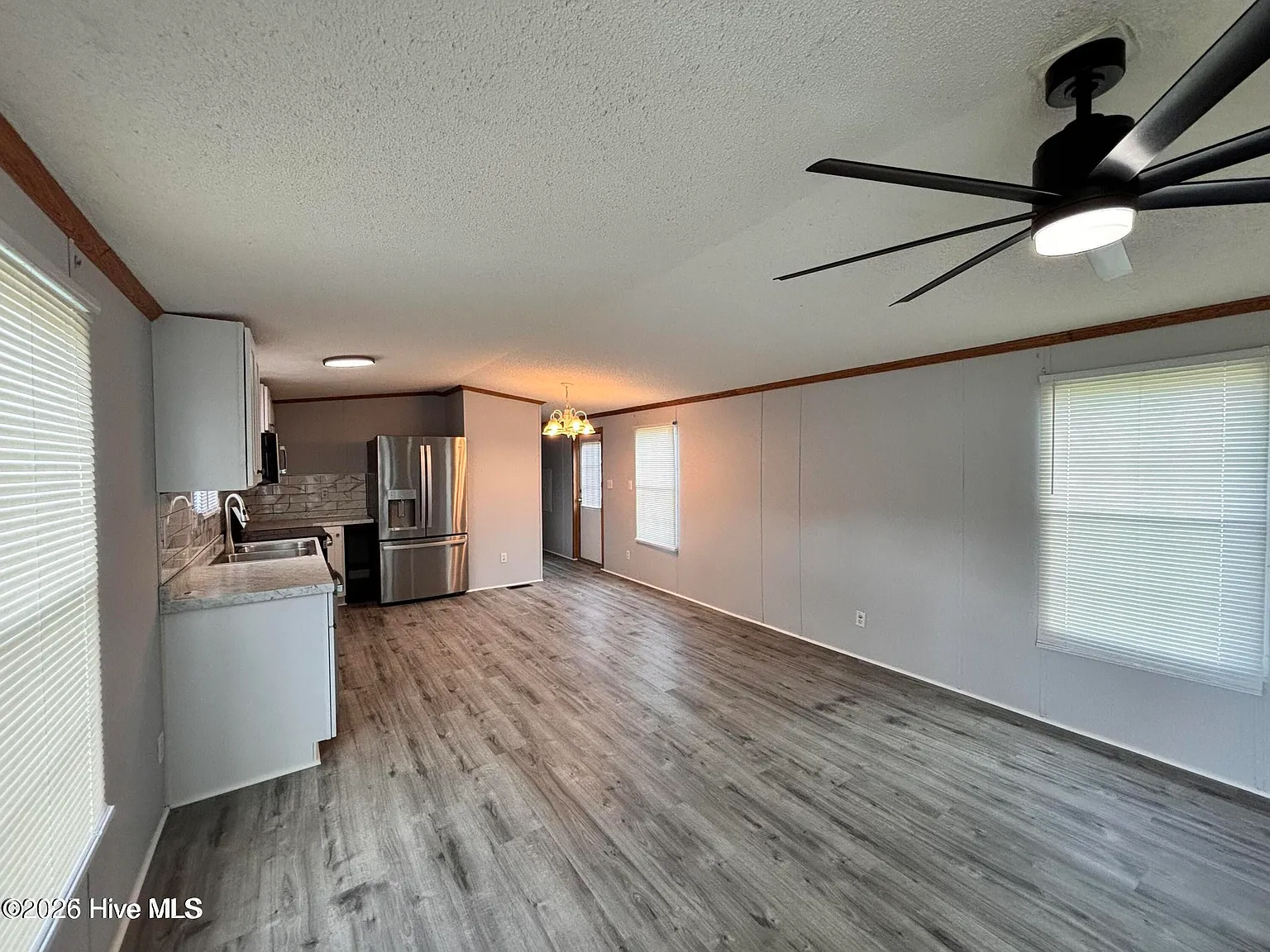 3 bed, 2.0 bath, $1,200 — Photo 2