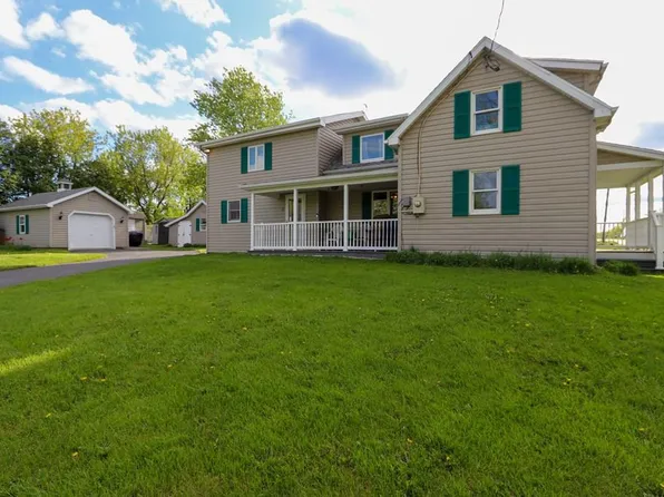 23 South St, Champlain, NY 12919