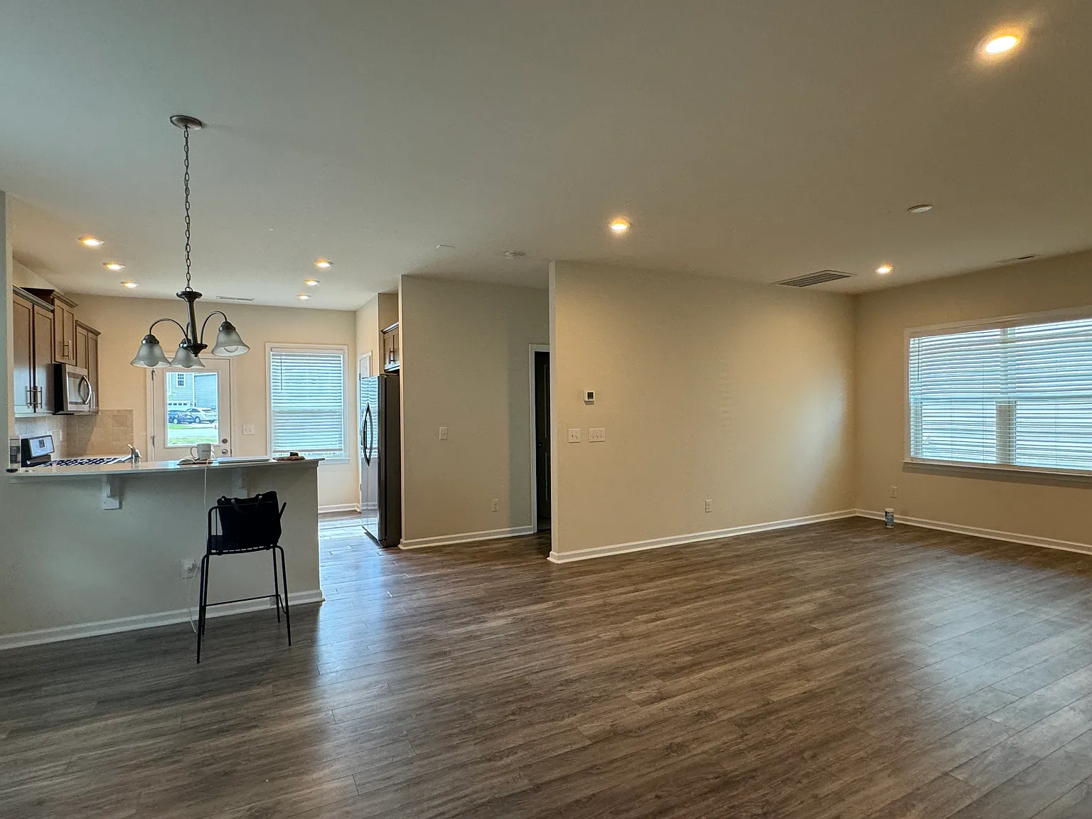 7122 Thornrose Dr — Photo 4