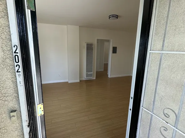 223 E Burbank Blvd APT 202, Burbank, CA 91502