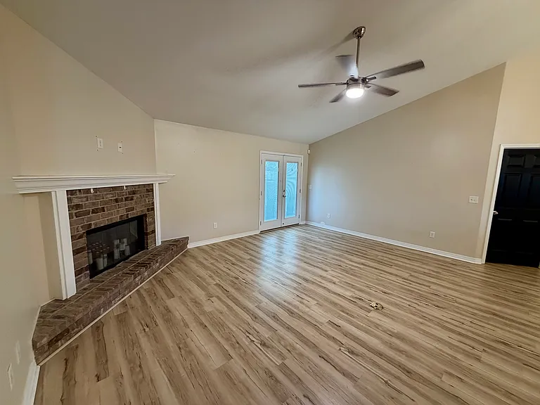 500 Baywood Ct — Photo 6