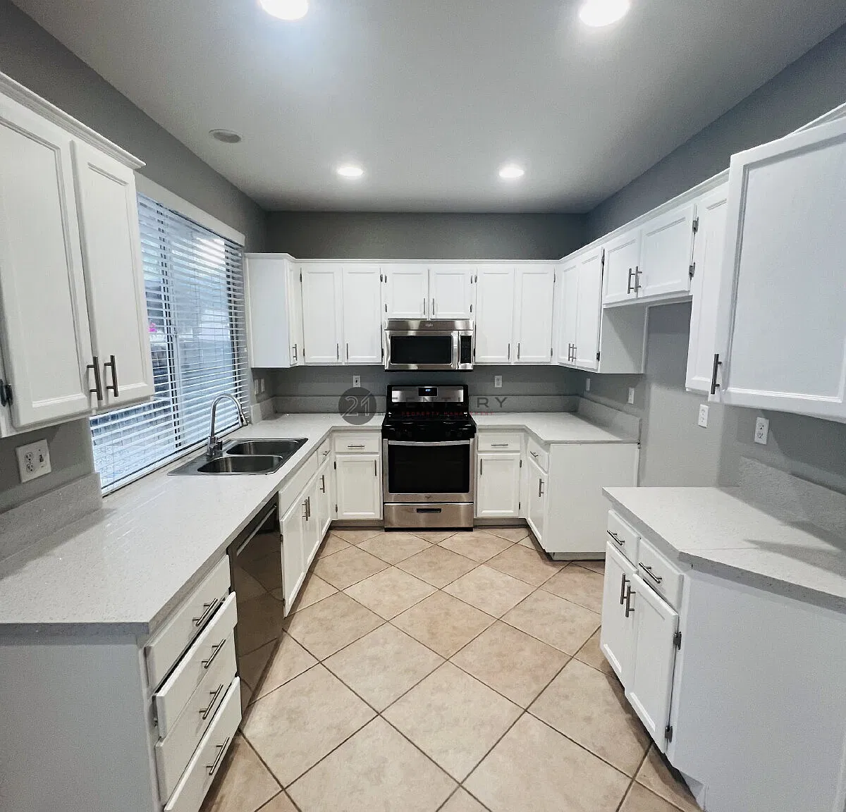 Remodeled Horsethief Canyon Ranch Pool Home — Photo 3