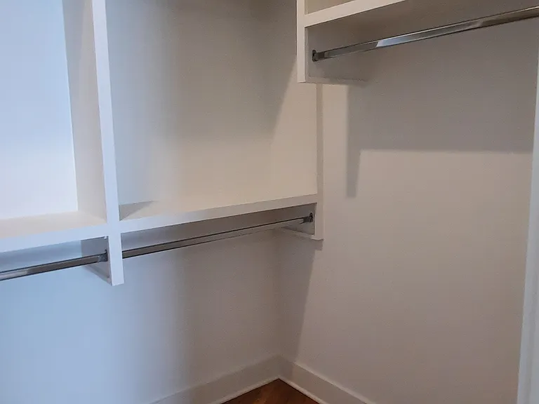490 W Trinity Ln — Photo 20