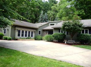 14 Hickory Ridge Rd, Morgantown, WV 26508