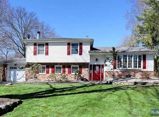 7 Kent Rd, Park Ridge, NJ 07656