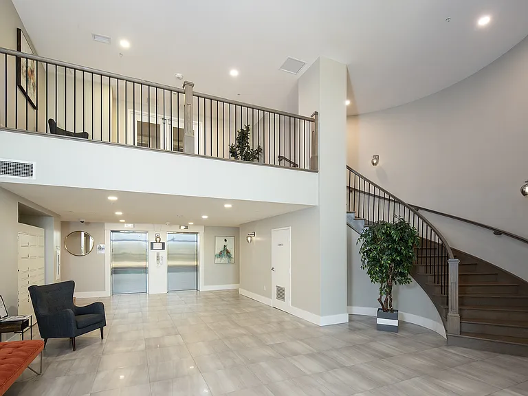 81 Dellridge Ln — Photo 5