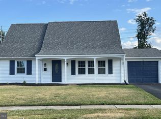 10 Holmes Ln, Willingboro, NJ 08046