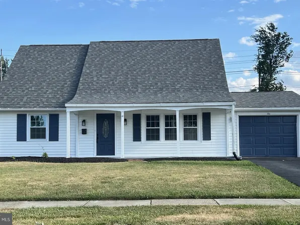 10 Holmes Ln, Willingboro, NJ 08046