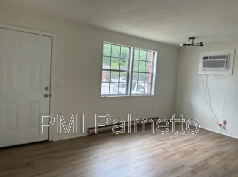 1 bed, 1.0 bath, 700 sqft, $950 — Photo 3