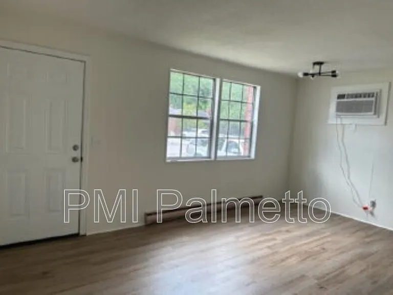 1216 Chevis St #B — Photo 3