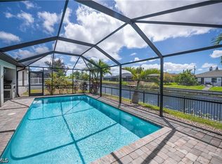 910 SW 12th Ter, Cape Coral, FL 33991