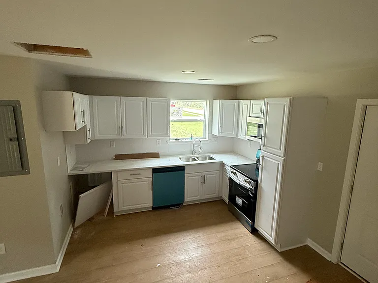 2521 Grimwood Rd #D2 — Photo 3