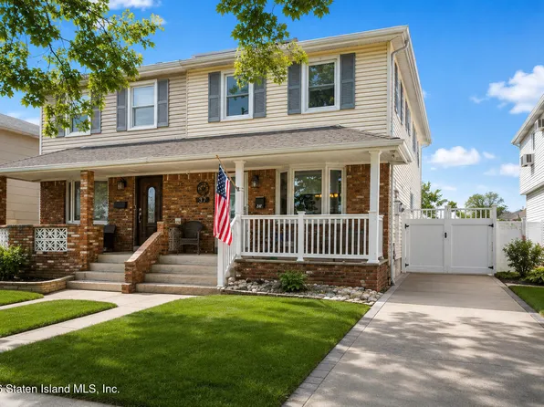 37 Middle Loop Rd, Staten Island, NY 10308
