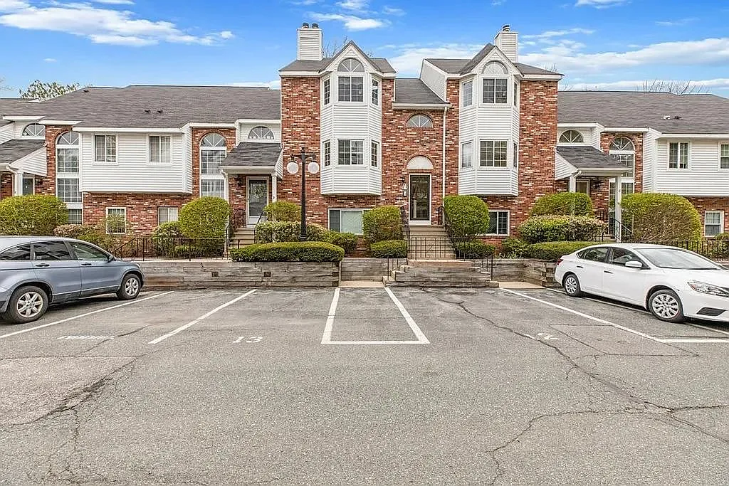 189 Tall Oaks Dr — Photo 1