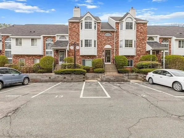 189 Tall Oaks Dr Unit E, Weymouth, MA 02190