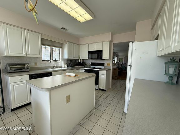 4th image of 2270 S Chanticleer Court