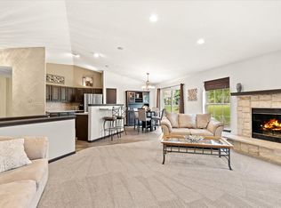 8668 W Elm Ct, Franklin, WI 53132