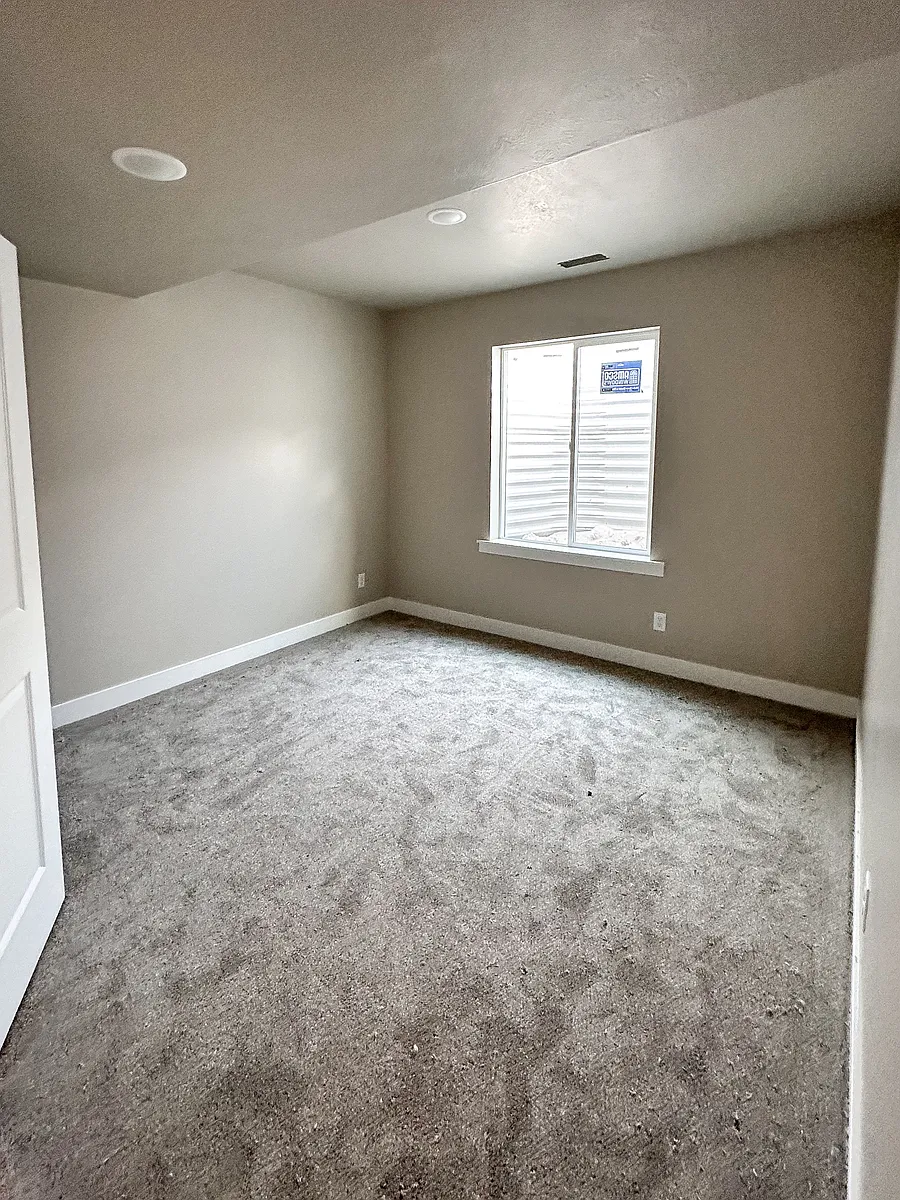 Building Photo - 7892 N Bristlecone Rd #1