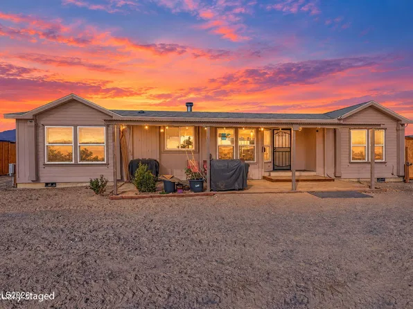 5285 Lemon St, Silver Springs, NV 89429