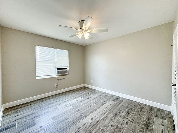 5th image of 710 10th St APT 8