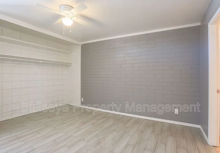 249 S Hobson — Photo 11