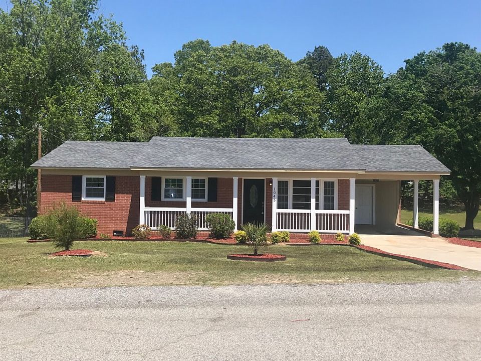 2nd image of 1045 Greenbriar Dr