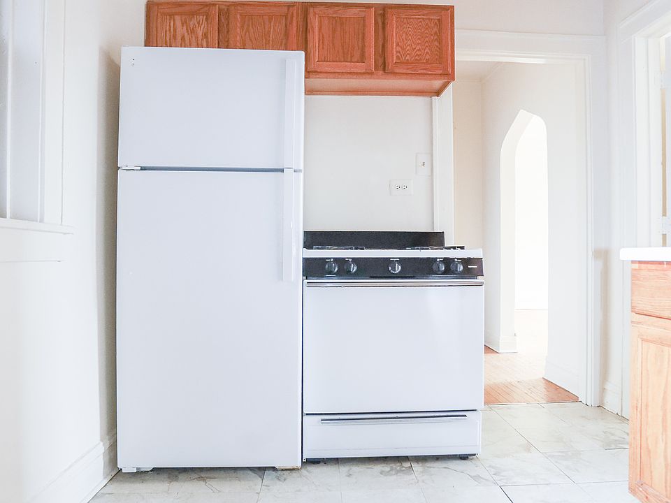1st image of 1322 W Estes Ave APT 1N
