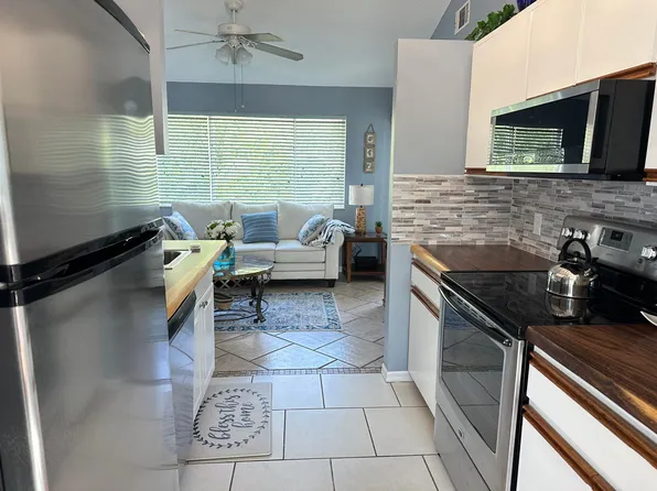 438 Beach Park Ln, Cape Canaveral, FL